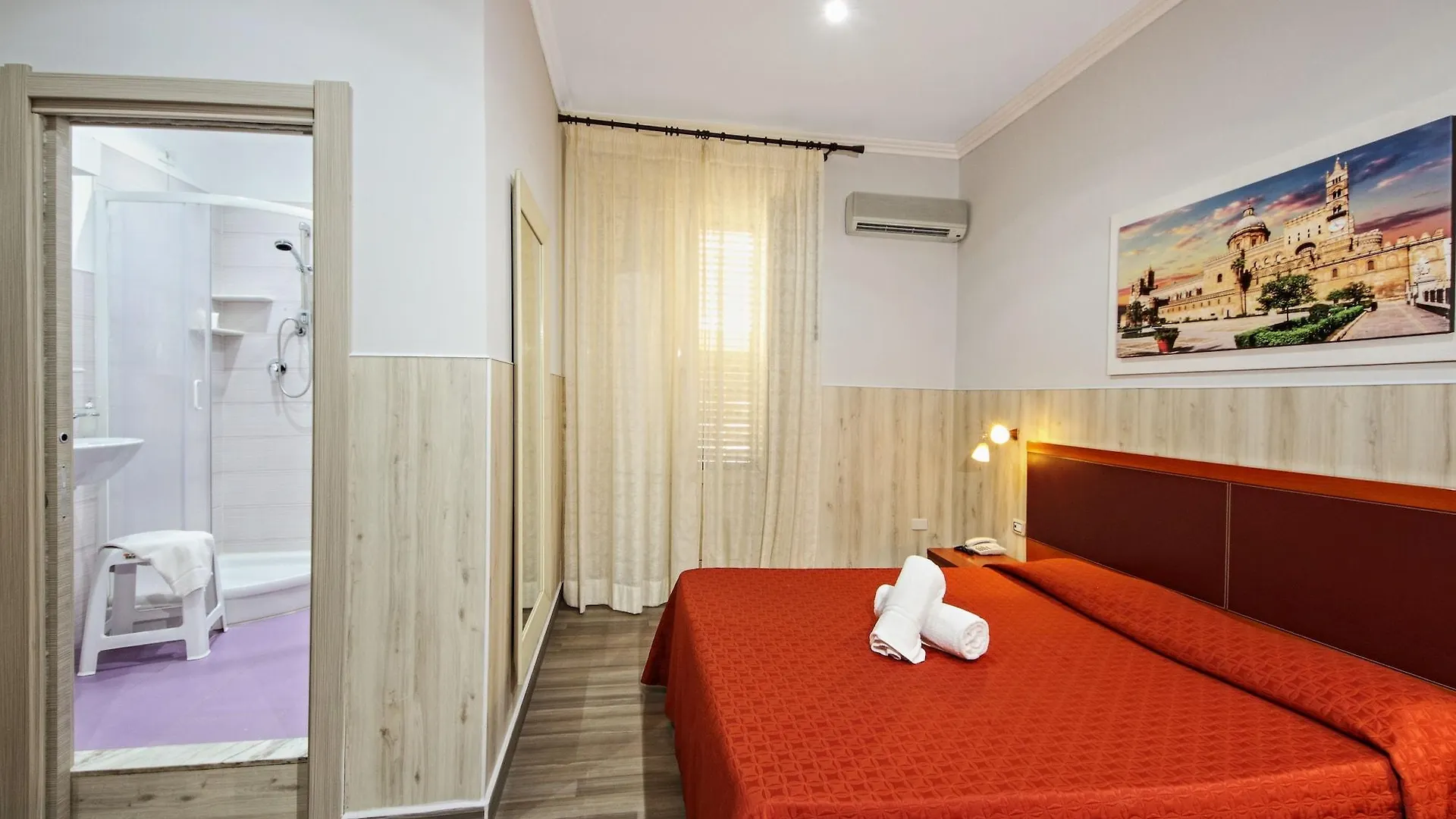 Hotel Tonic Palermo 3*,  Italy